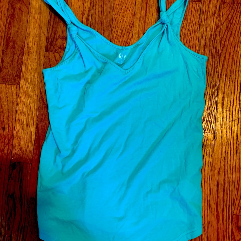 Beautiful blue Gap top. Never worn.